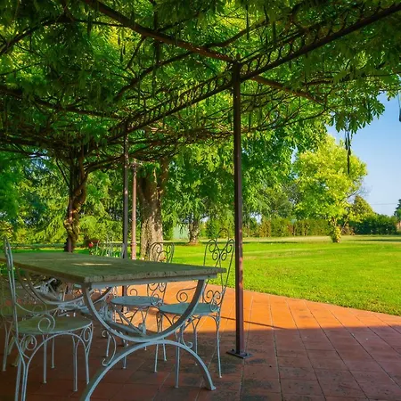 Bed & Breakfast Podere Calvi-parisetti *